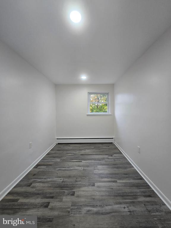 Building Photo - 15057 London Rd