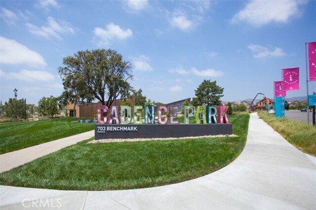 Building Photo - 198 Frame