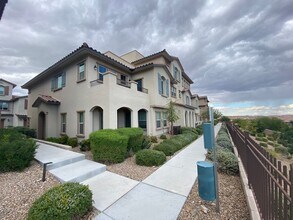 Building Photo - Gorgeous 3Bed/4Bath/2Car, 3-Story Townhome nestled in this beautiful Summerlin West Gated Communi...