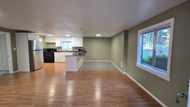 Building Photo - 18440 NE Woodinville Duvall Pl