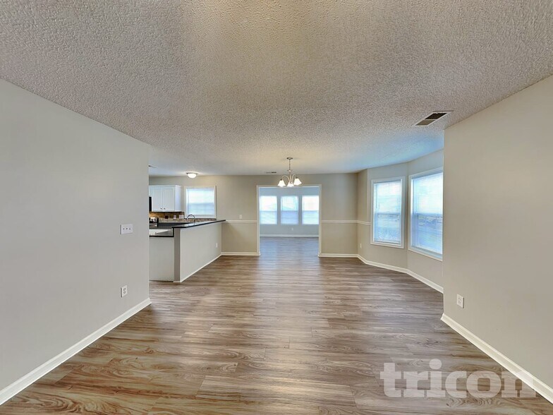 Building Photo - 2102 Taras Trace Dr