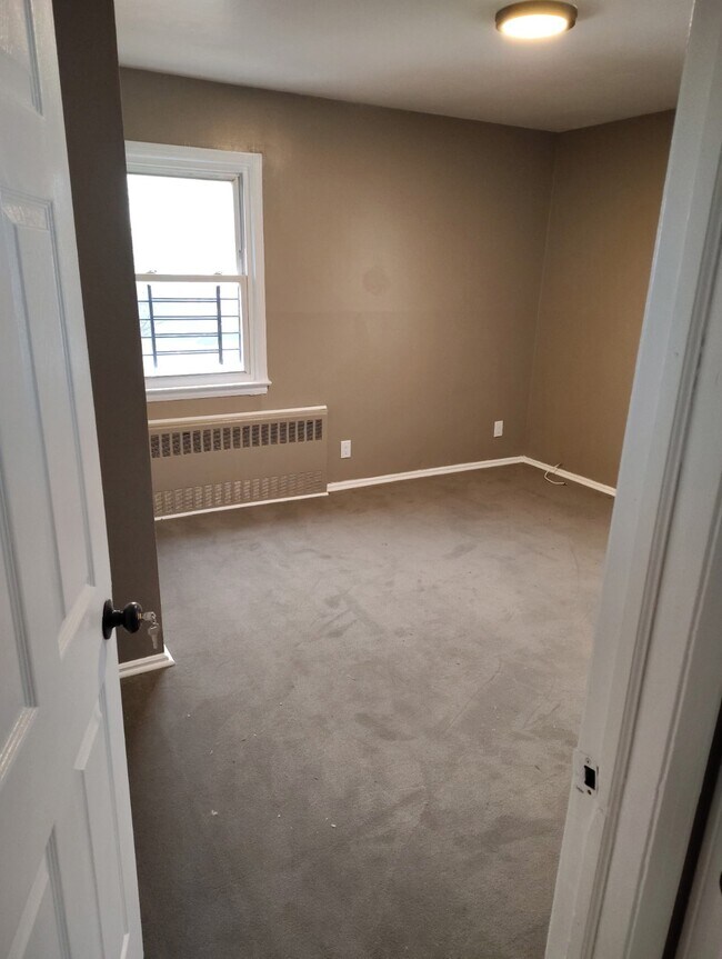 Building Photo - 30XX Bessemund Ave