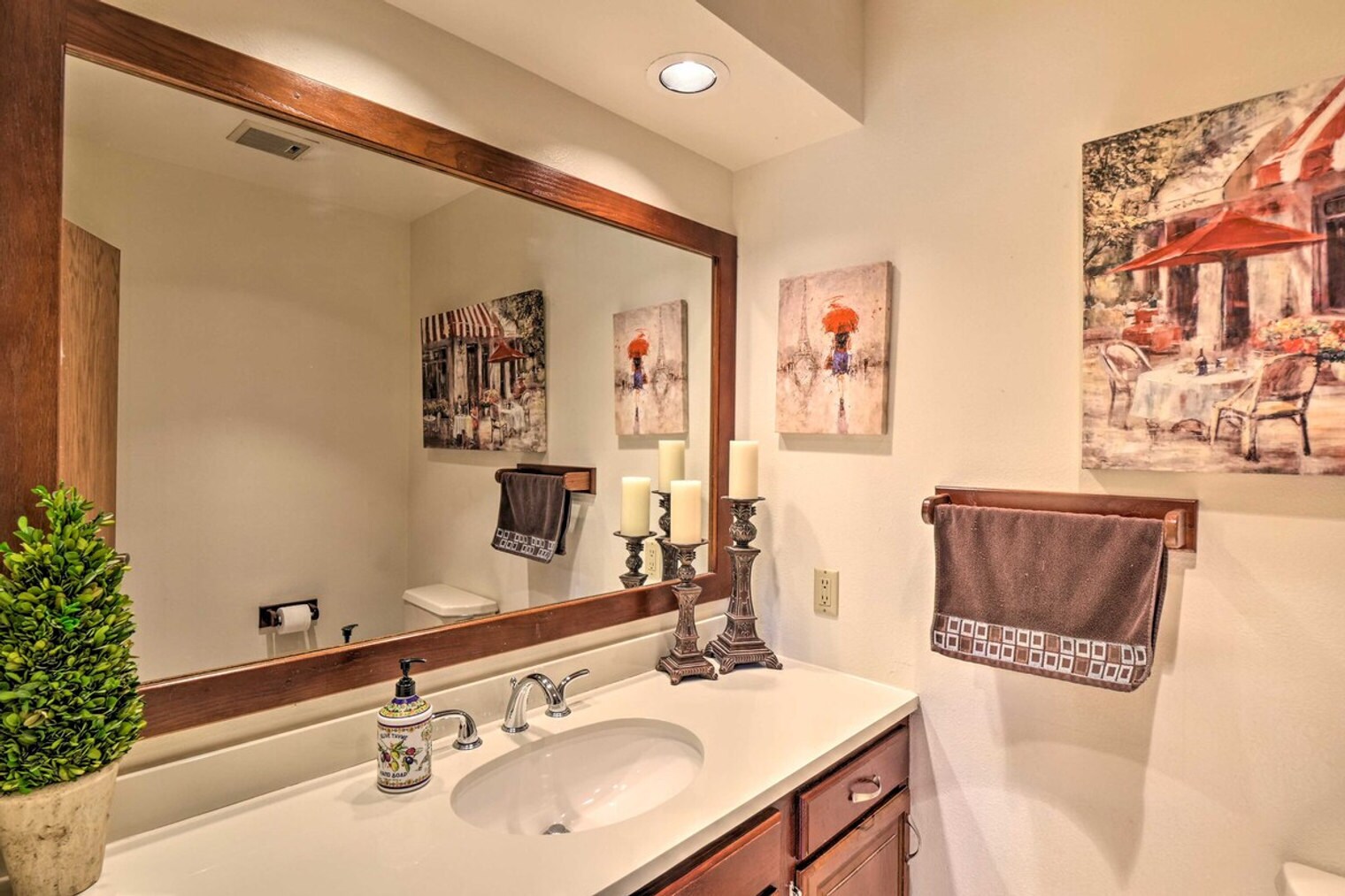 Building Photo - 1131 Pine Ridge Rd