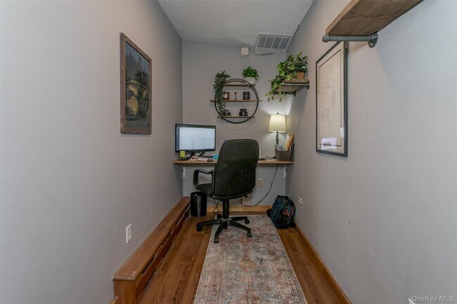 Building Photo - 31 Main St