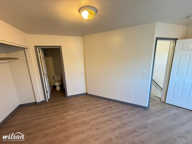 Building Photo - Modern Townhouse Living – 3 Beds, 2.5 Bath...