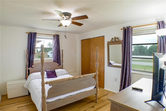 Building Photo - 644 Bonita Ct