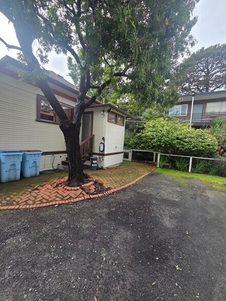 Building Photo - 1815 Francisco St