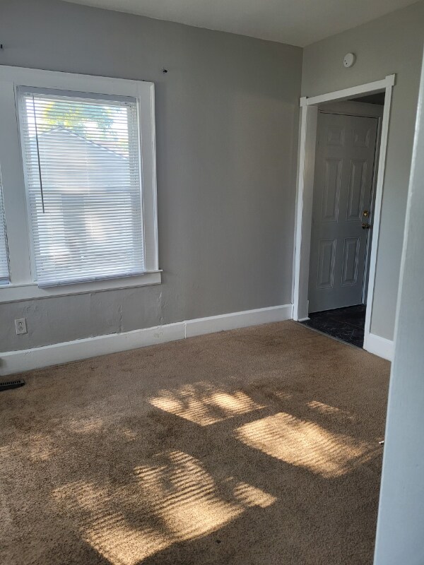 Building Photo - 1725 Talbot St