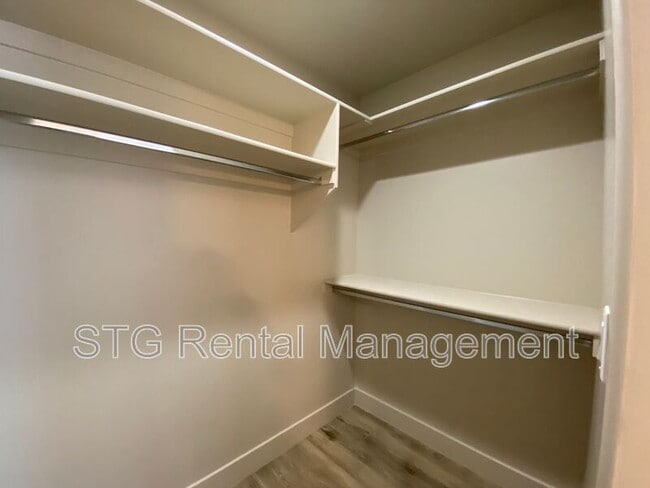 Building Photo - 758 N 300 W