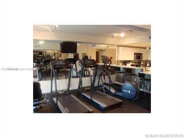 Building Photo - 2740 SW 28th Terrace