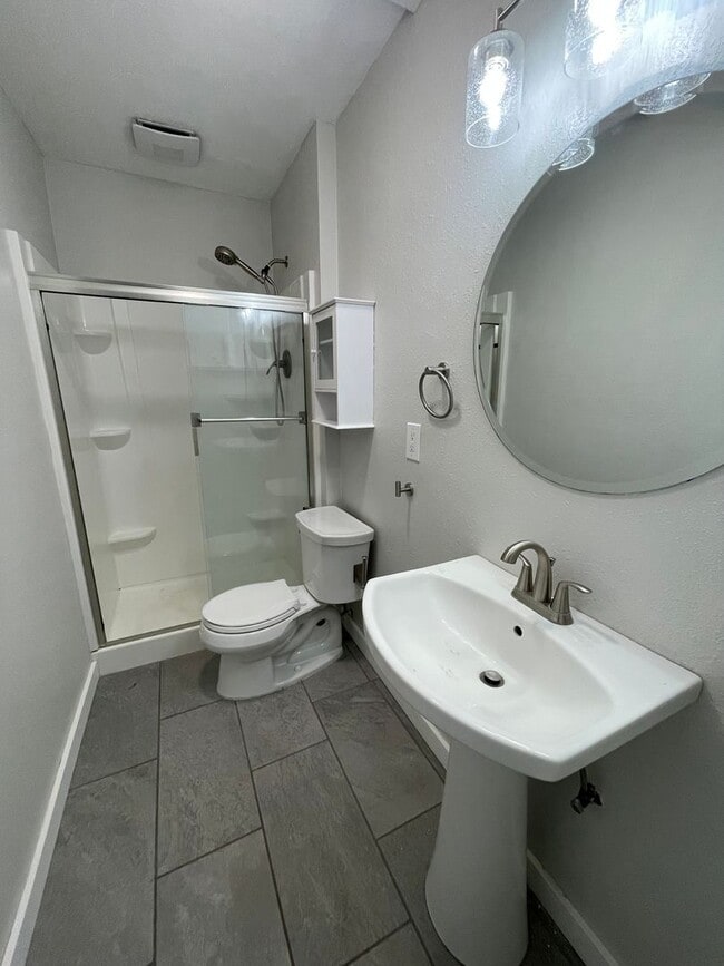 Building Photo - Gorgeous 4 Bedroom Home In Desirable West Beach Area!