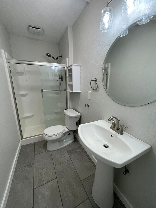 Building Photo - ***PENDING APPLICATION***Gorgeous 4 Bedroom Home In Desirable West Beach Area!