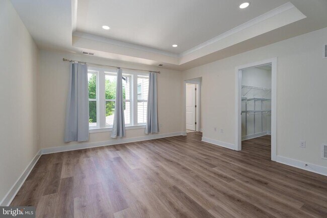 Building Photo - 3 E Hartwick Dr