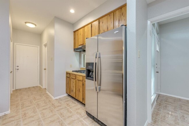 Building Photo - 8318 Greenslope Dr