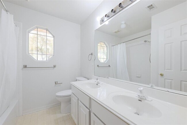 Building Photo - 6008 Sierra Leon