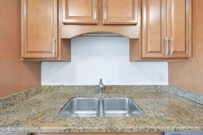 Building Photo - 8507 E Mariposa Dr