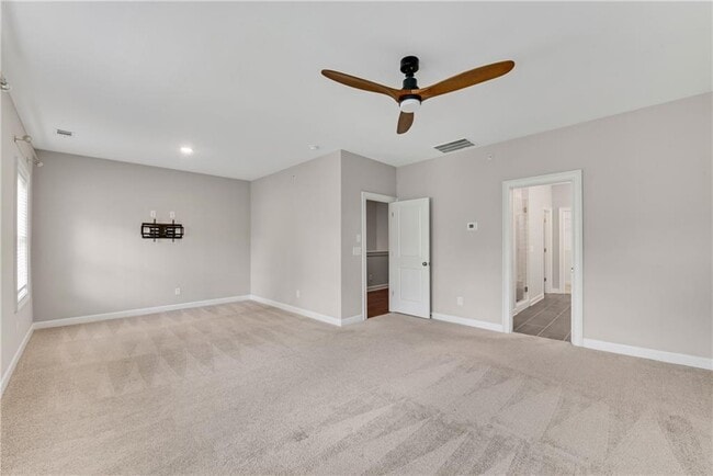 Building Photo - 427 Retreat Ln