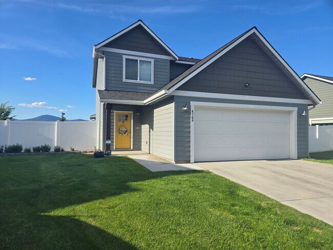 Building Photo - Modern 3-Bedroom Home in Pradera – Post Fa...
