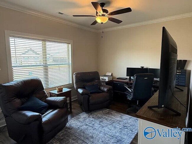 Building Photo - 26316 Woodfield Dr