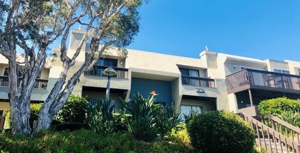 Building Photo - 2 bedroom, 2 story Mission Valley Townhouse with garage
