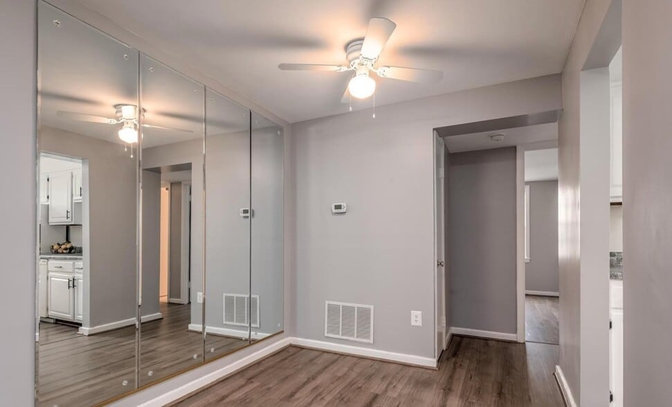 Building Photo - 708 S Arlington Mill Dr