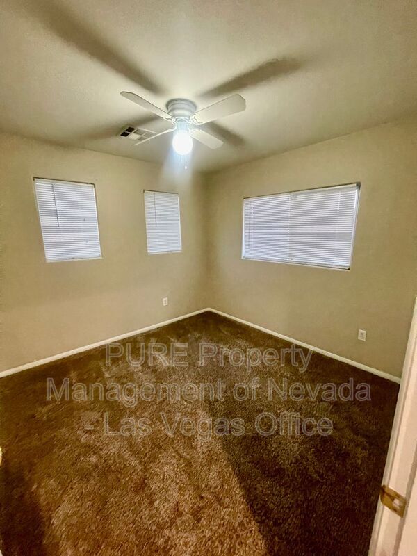 Building Photo - 3528 Laguna Veneta Ave
