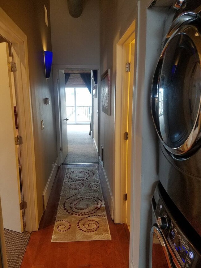 Building Photo - 1541 N Milwaukee Ave