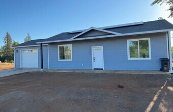 Building Photo - Two Bedroom House With Solar