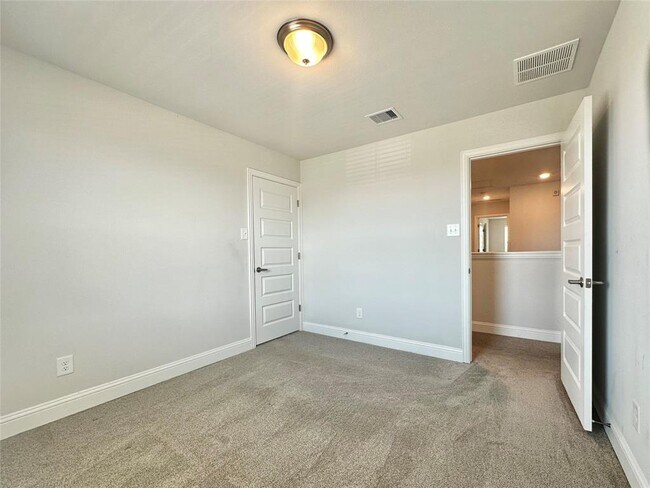 Building Photo - 452 Long Beach Bay Dr
