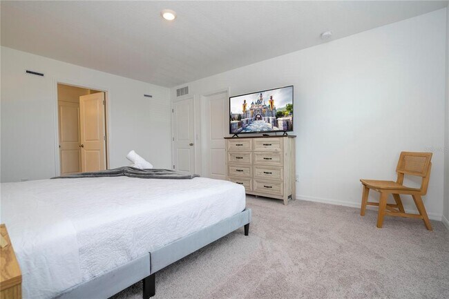 Building Photo - 686 Longboat Dr