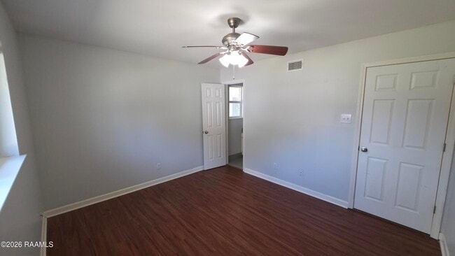 Building Photo - 125 Elmwood Dr