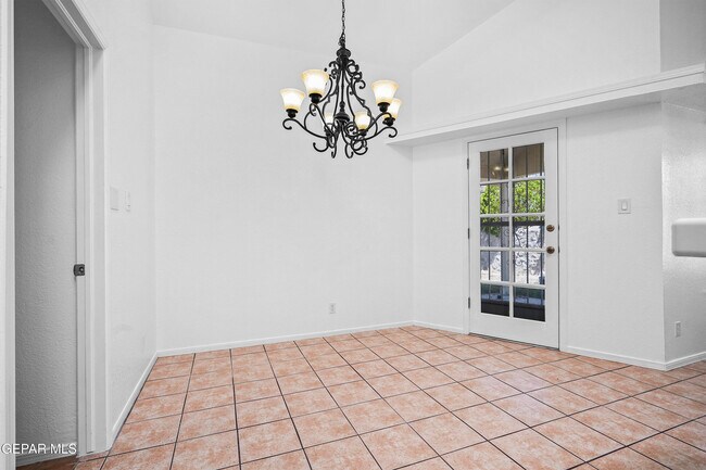 Building Photo - 1029 Chiricahua Dr