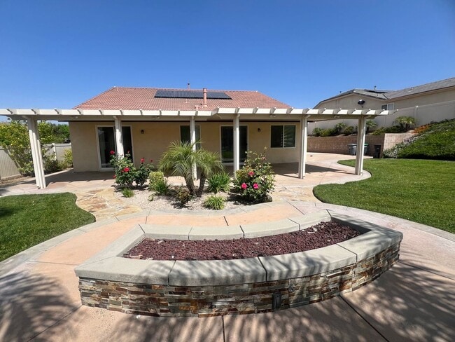 Building Photo - Singleton Heights 4 bedroom 3 1/2 bath Home