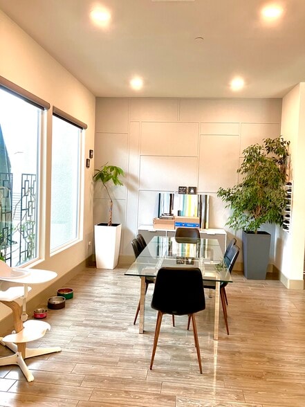 Building Photo - 9207 Manor Forest Ln