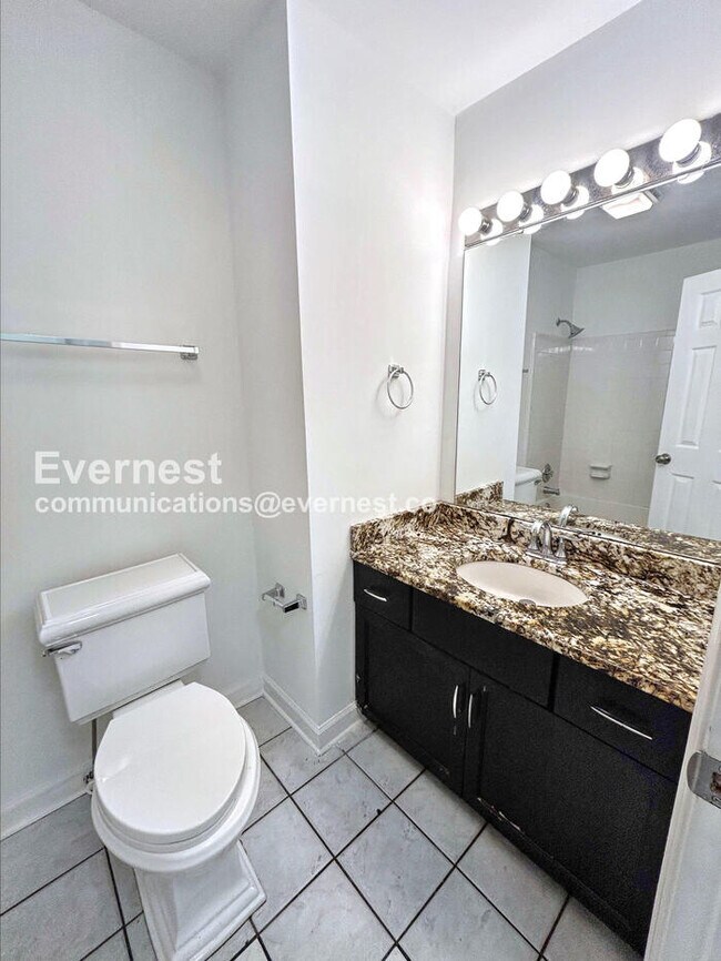 Building Photo - 3501 Shaker Dr