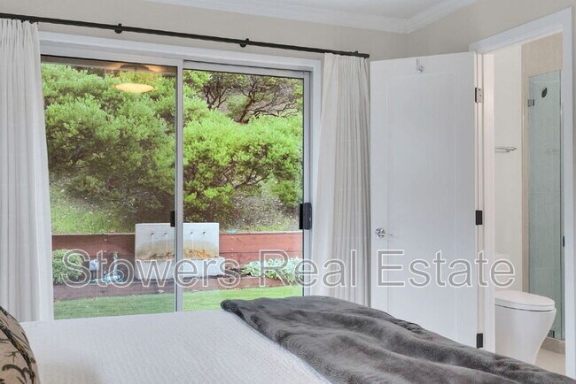 Building Photo - 627 N Silverado Dr