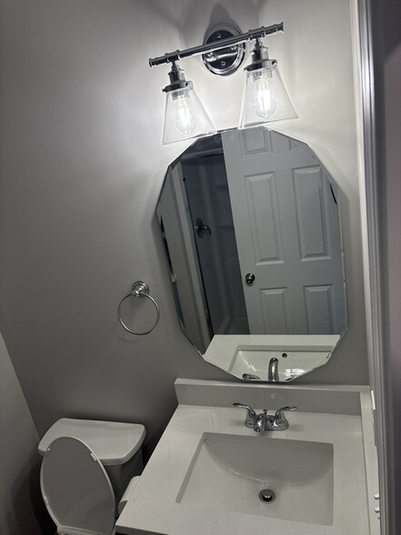 Building Photo - 5301 Kistler Rd