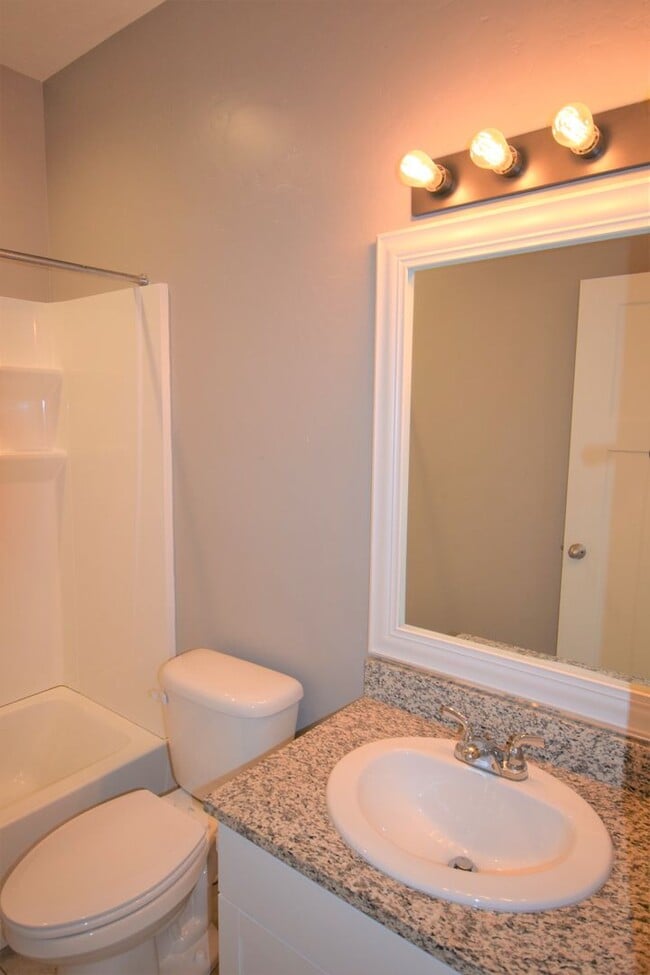 Building Photo - Gorgeous 5 Bed 3 Bath home in Herriman!!!