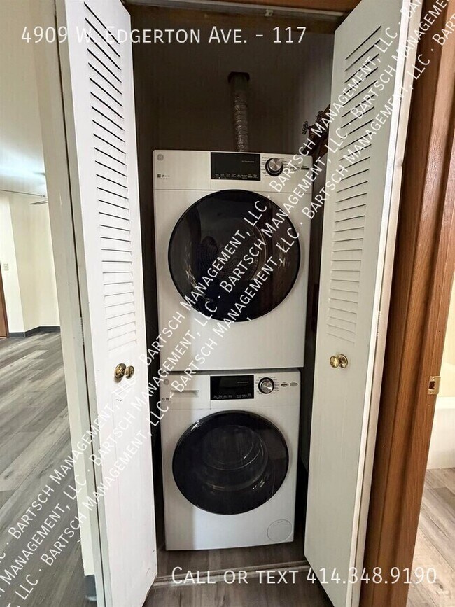 Building Photo - 4909 W Edgerton Ave