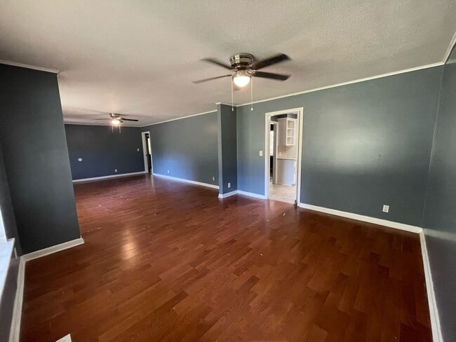 Building Photo - 3 Bedroom 2 Bath Home in Clinton