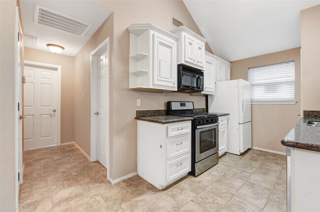 Building Photo - 17018 Dusty Mill Dr W