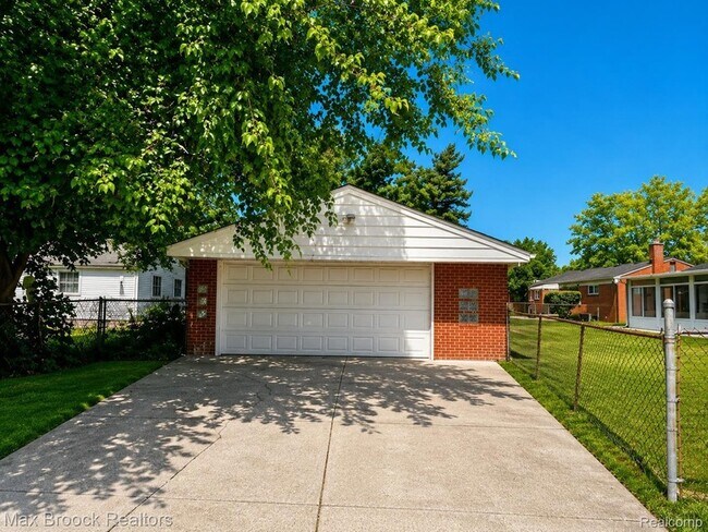 Building Photo - 21307 Le Fever Ave