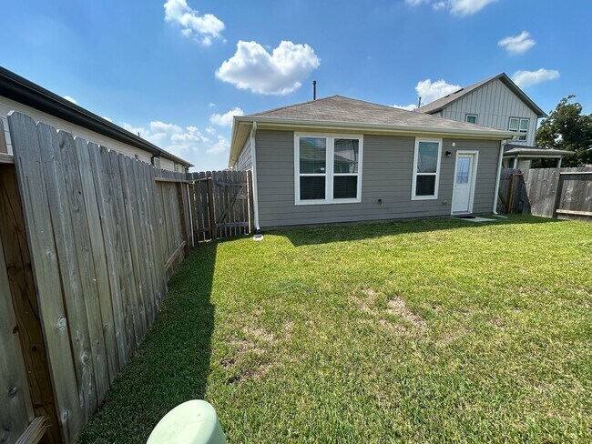 Building Photo - 17630 Chisel Plow Dr