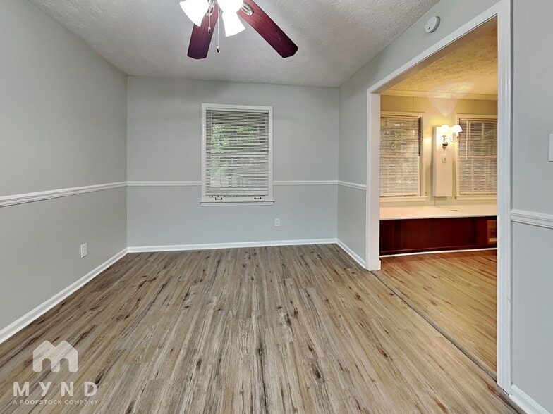 Building Photo - 35 Paris Ct