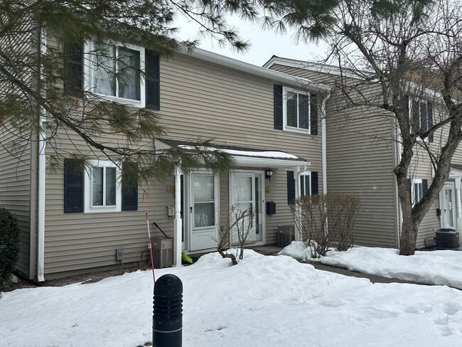 Building Photo - 4 Village Brook Ln