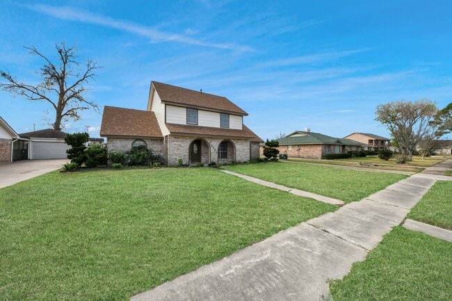Building Photo - 15423 Ridingwood Dr