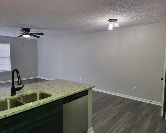 Building Photo - 5211 Crystal Ct
