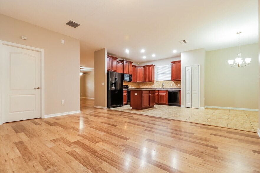 Building Photo - 11832 Colony Lakes Blvd