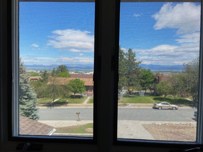 Building Photo - 718 Darby St