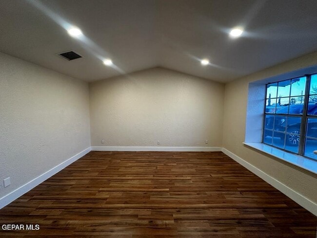 Building Photo - 7121 Alto Rey Ave